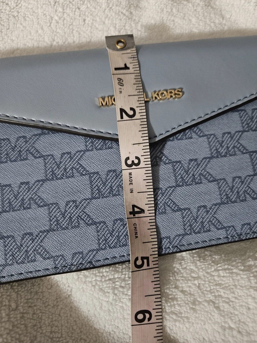 💕💖Michael Kors Light Blue Logo Envelope Wristlet - Preowned💞💔